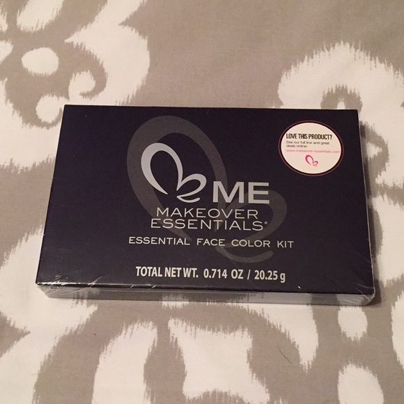 NWT 💗me Makeover essentials face color kit - Picture 3 of 3